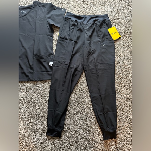 Wonderwink. Women’s scrub set. Various sizes - Picture 2 of 6